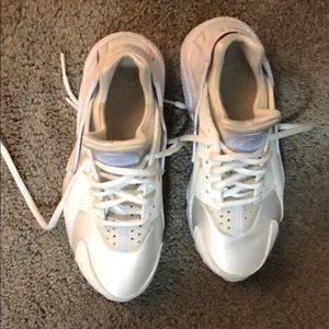Nike Shoes - Nike Huraches! Nike Shoes - Nike Huraches!